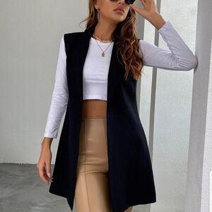 SHEIN BLACK SLEEVELESS BLAZER